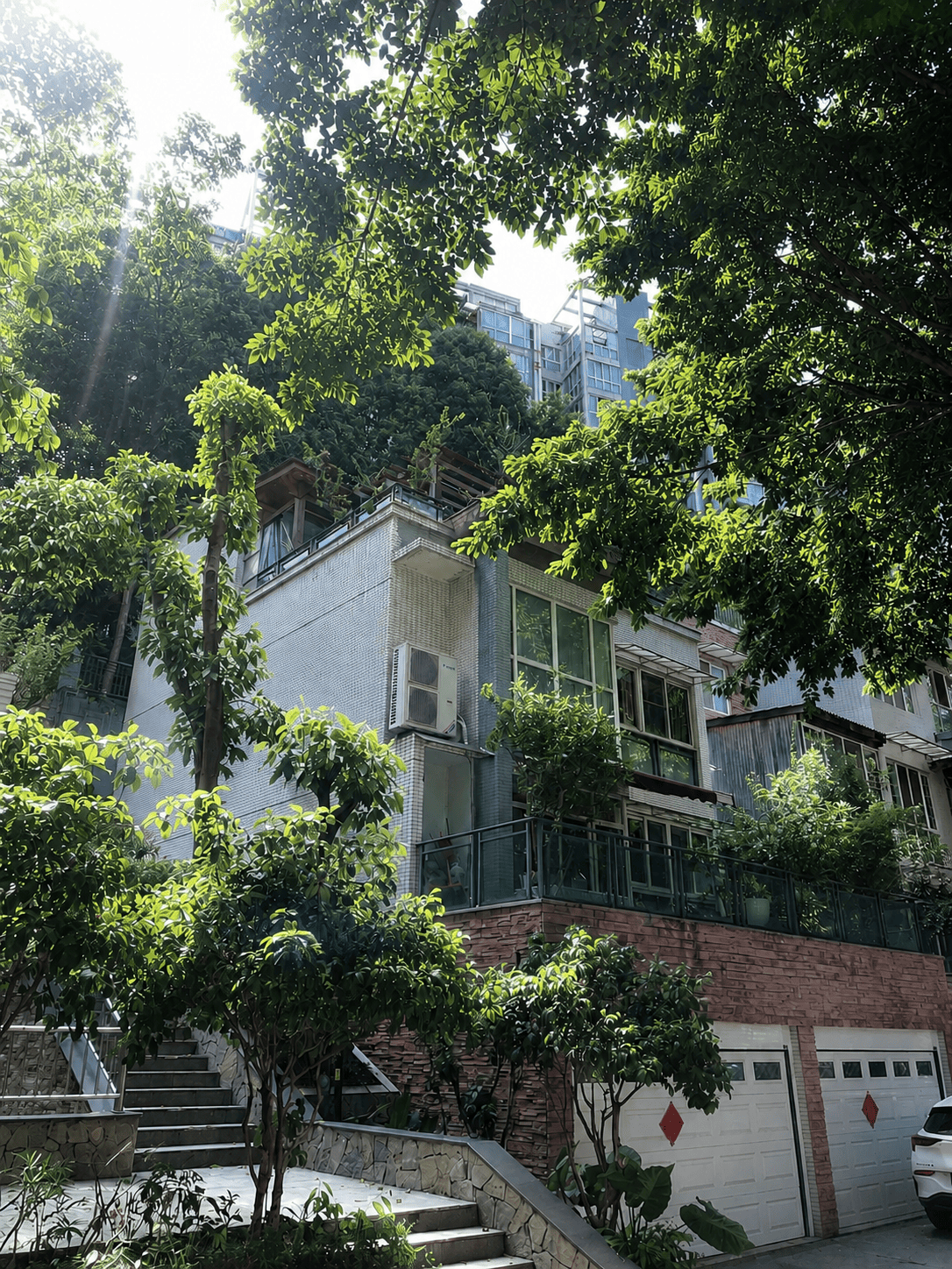 郑州岛居岁月从容升级：小小岛老别墅加装蒂升悦行款电梯